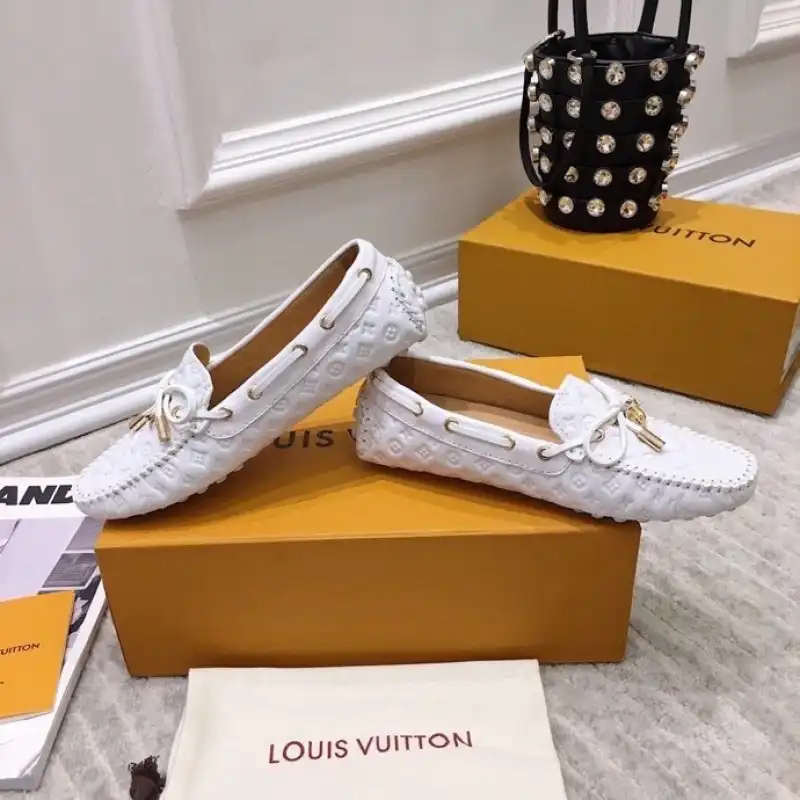 Official FashionRep LV Shoes 2405SH0008