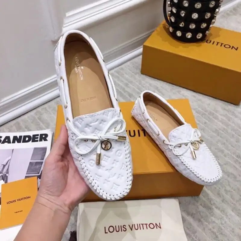 Official FashionRep LV Shoes 2405SH0008