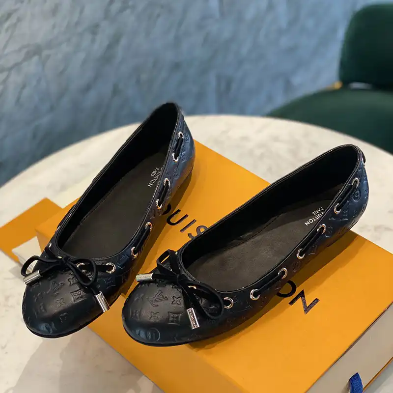 LV Shoes 2405SH0011