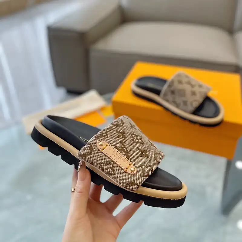 LV Shoes 2405SH0016