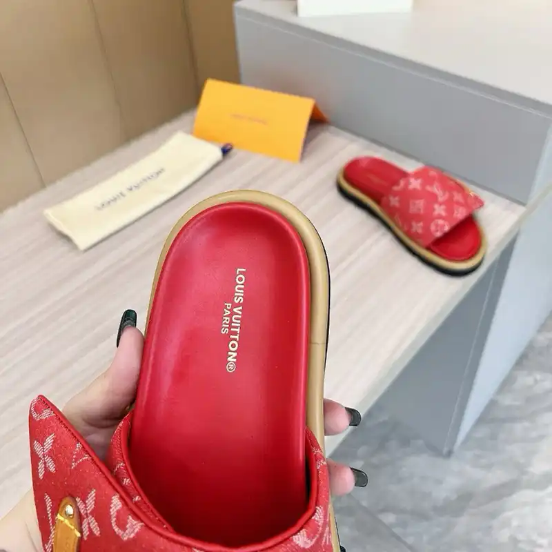 LV Shoes 2405SH0017