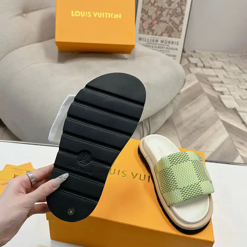 LV Shoes 2405SH0021