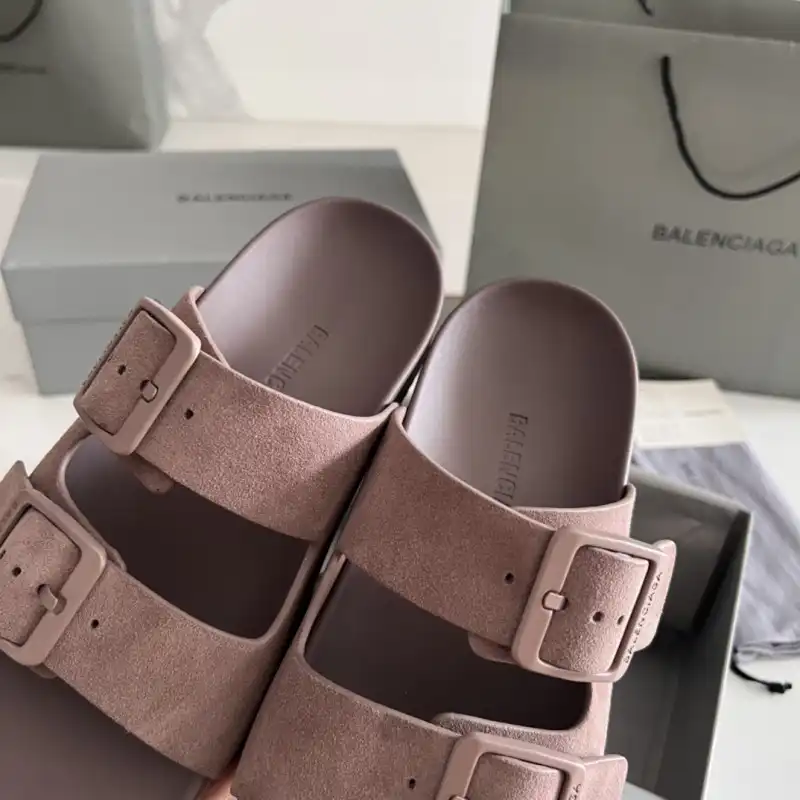 Fashionrepsfam ru Balenciaga Shoes 2405SH0038