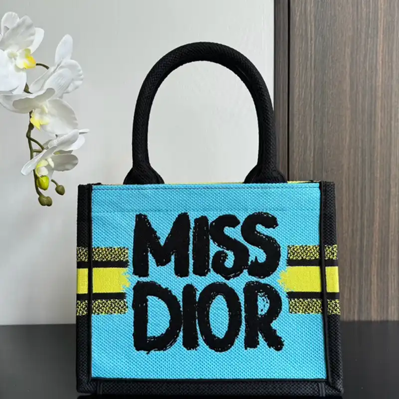 Official FashionRep Dio Bags 2408YA0018