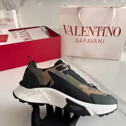 Fashionrepsfam ru Valentino Shoes 2409PZ0092