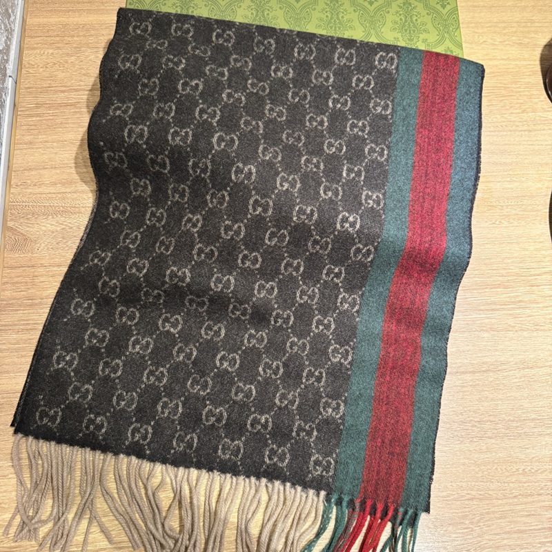 FASH Free Gifts For US$240 Free Scarf 2410PR0021