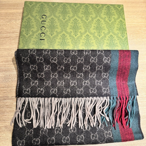 FASH Free Gifts For US$240 Free Scarf 2410PR0021