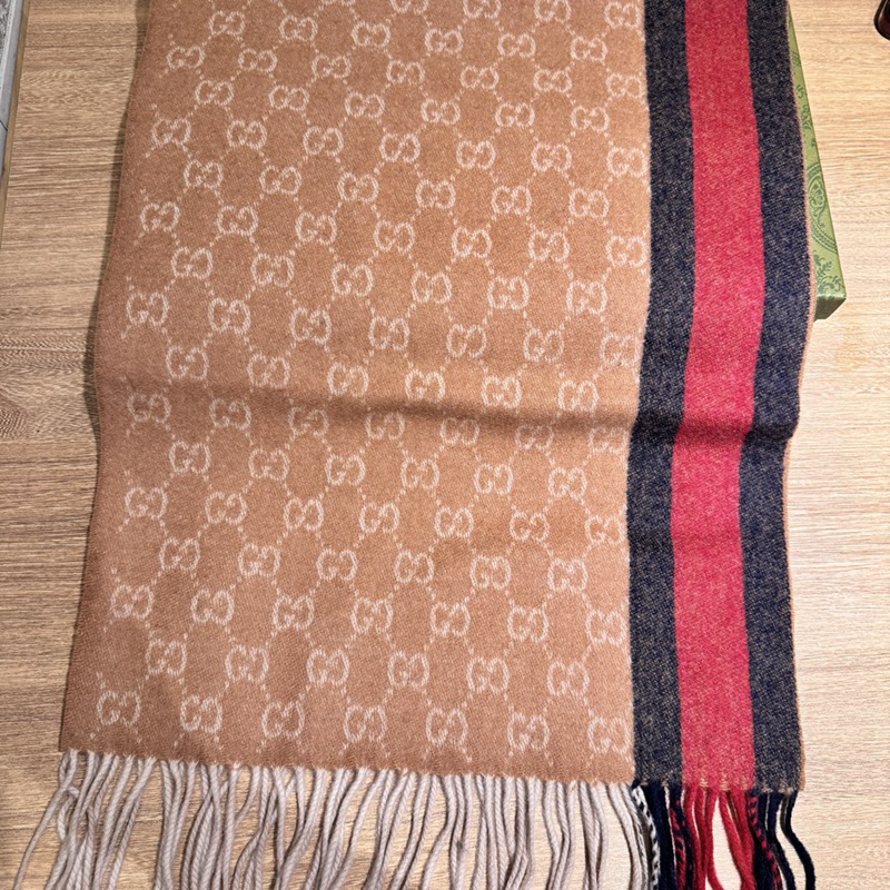 FASH Free Gifts For US$240 Free Scarf 2410PR0023