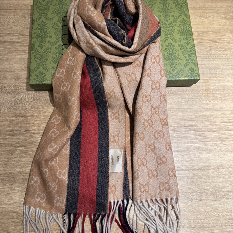 FASH Free Gifts For US$240 Free Scarf 2410PR0023