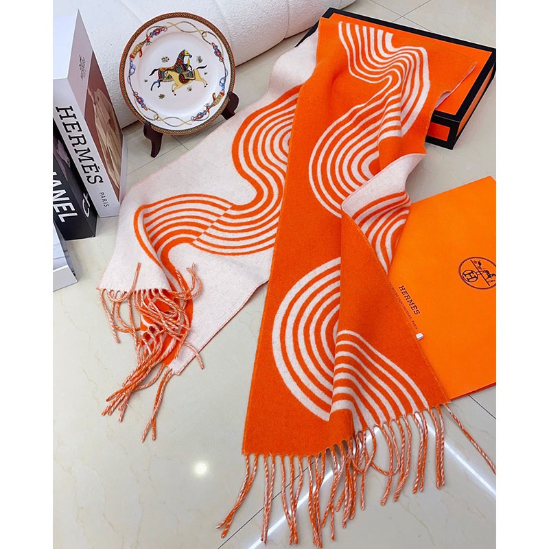 FASH Free Gifts For US$240 Free Scarf 2410PR0025