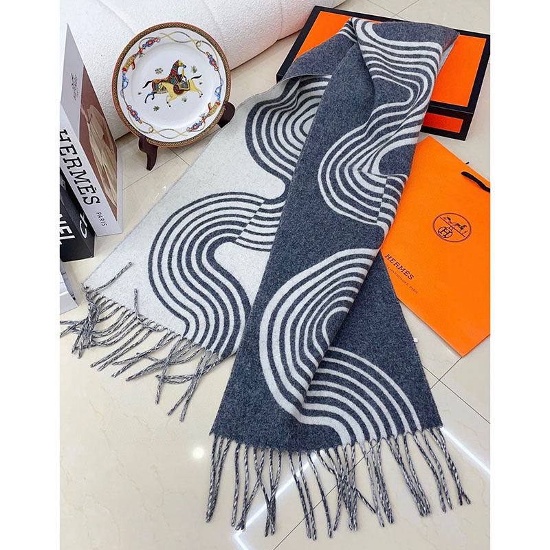 FASH Free Gifts For US$240 Free Scarf 2410PR0026