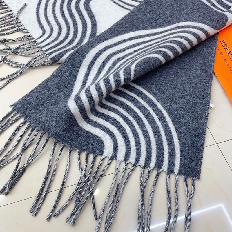 FASH Free Gifts For US$240 Free Scarf 2410PR0026