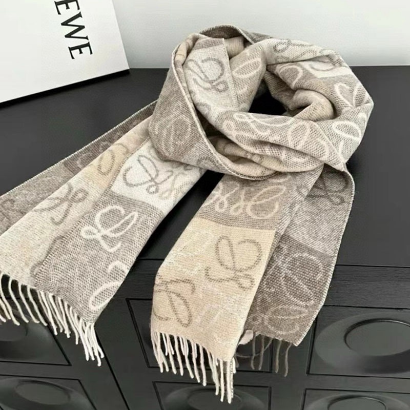 FASH Free Gifts For US$240 Free Scarf 2410PR0027