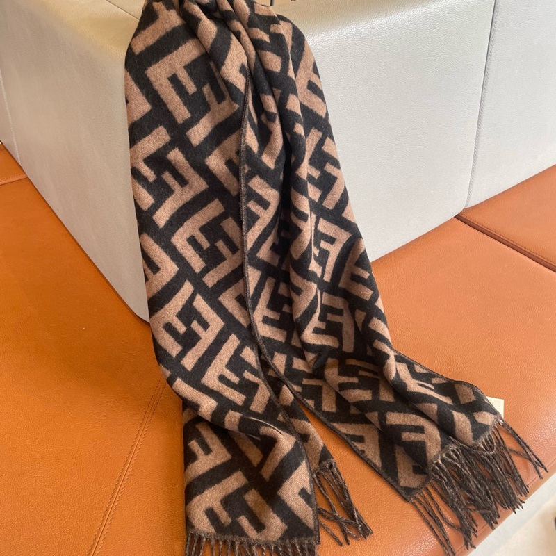 FASH Free Gifts For US$240 Free Scarf 2410PR0041