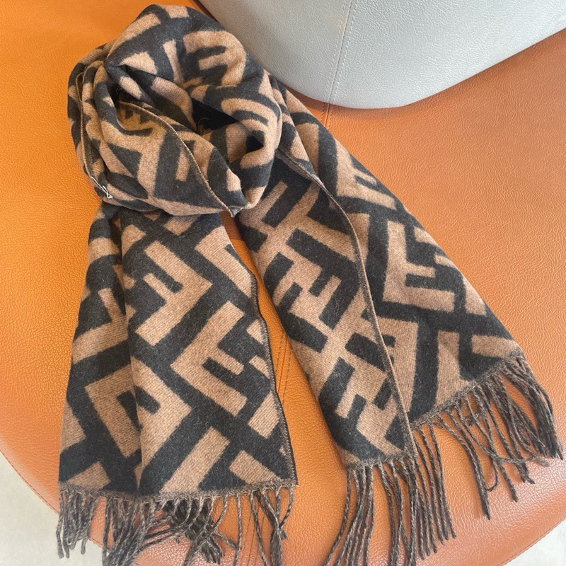 FASH Free Gifts For US$240 Free Scarf 2410PR0041