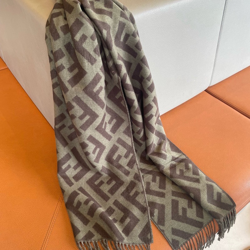 FASH Free Gifts For US$240 Free Scarf 2410PR0043