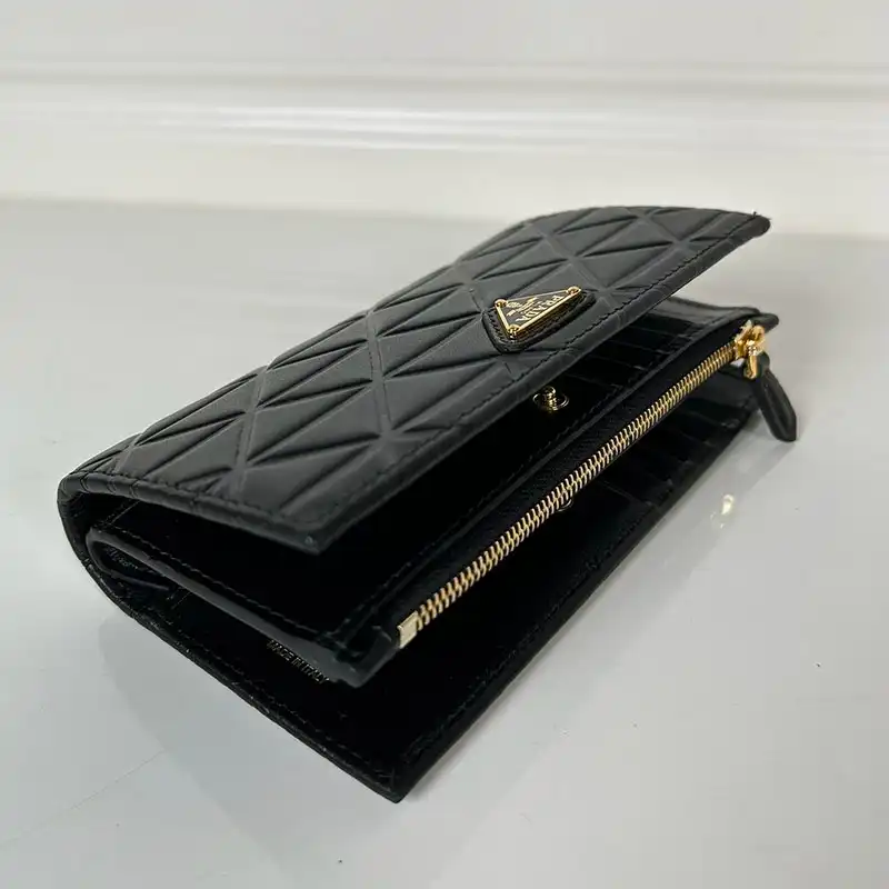 Prada Bags 2411YA0012