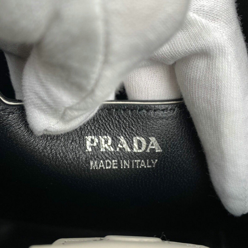 FASH Prada Bags 2012SH0024