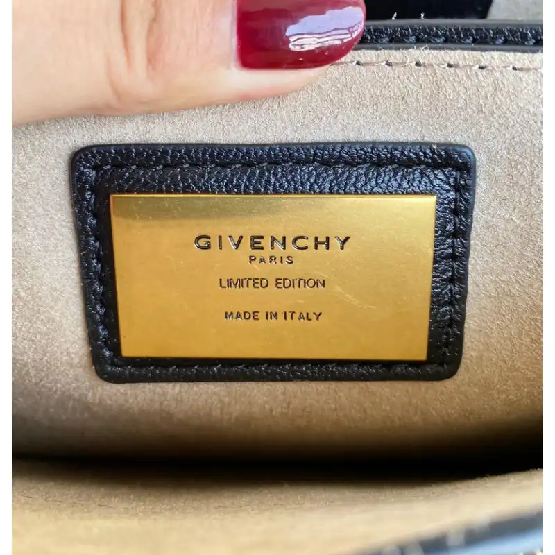 Official FashionRep Givenchy Bags 2012SH0175