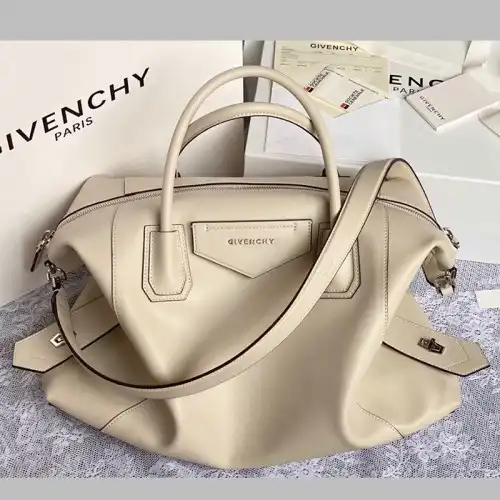 Brother Sam Yupoo Givenchy Bags 2012SH0196