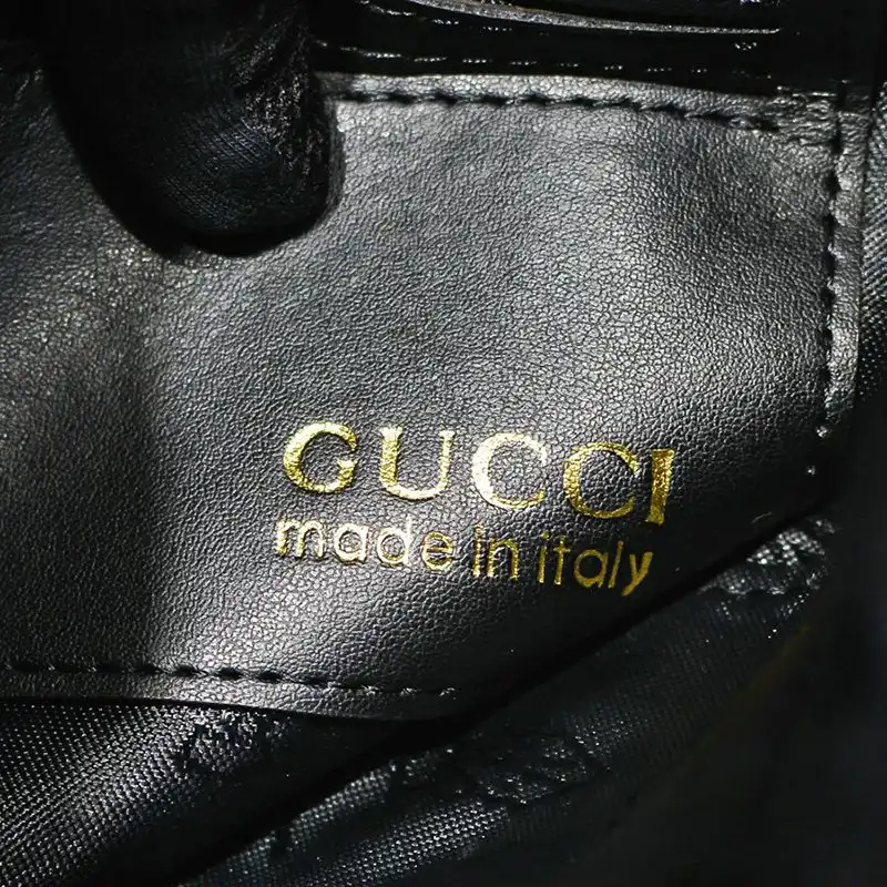 FASH Gucci Bag 20YA11011