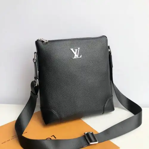 LV Bag 20YA11034