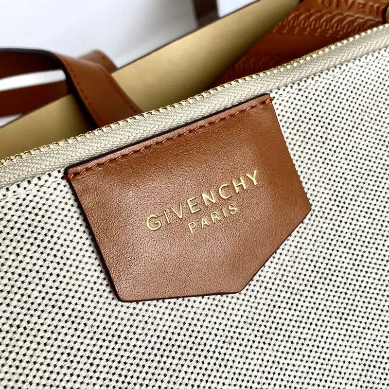 Givenchy Bag 20GV11157