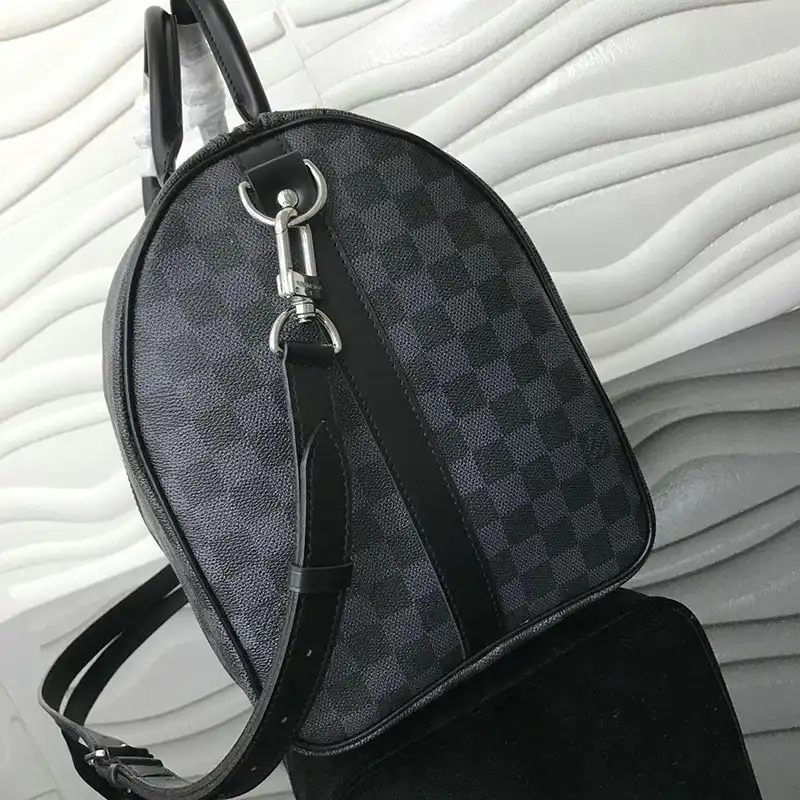 LV Bags 19T1L0641