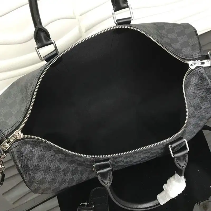 LV Bags 19T1L0641