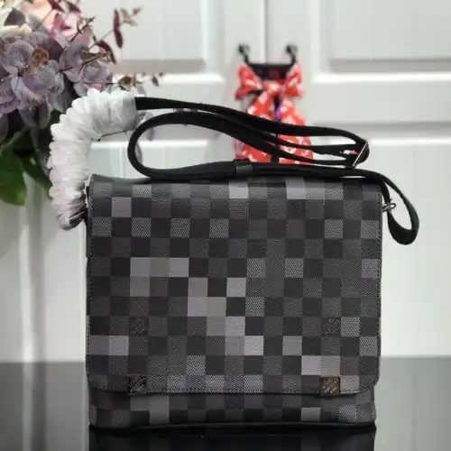 LV Bag 19HT0084