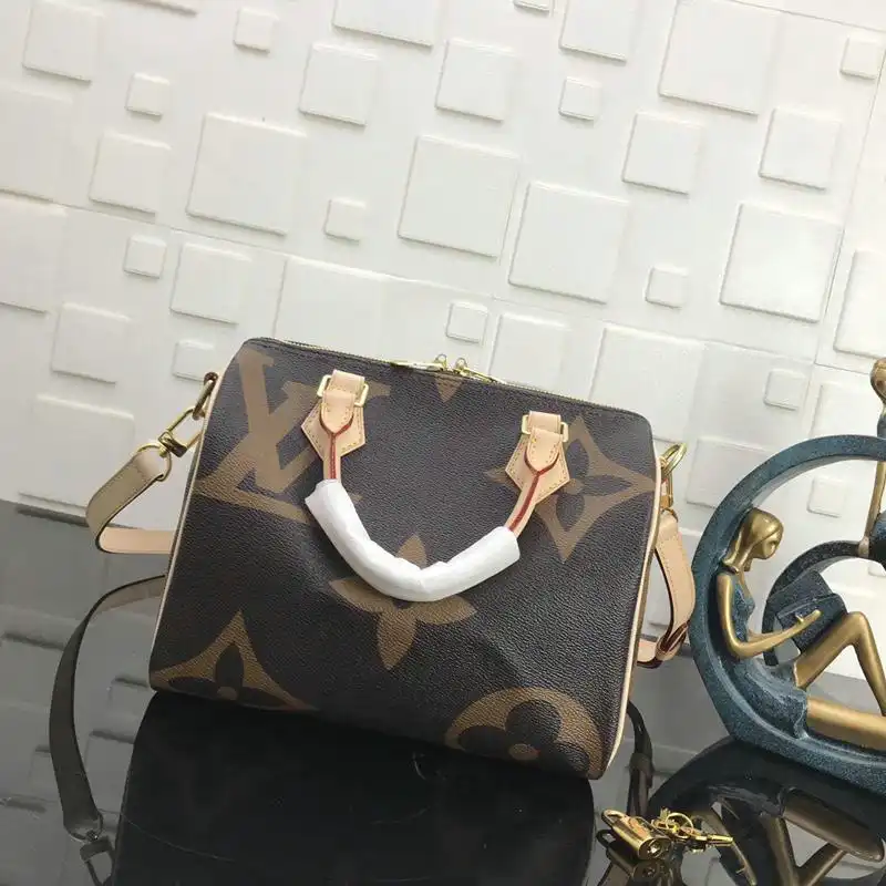 LV Bags 19T1L0001