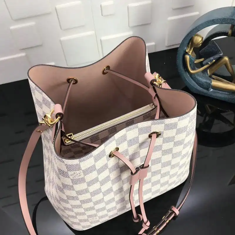 LV Bags 19T1L0002