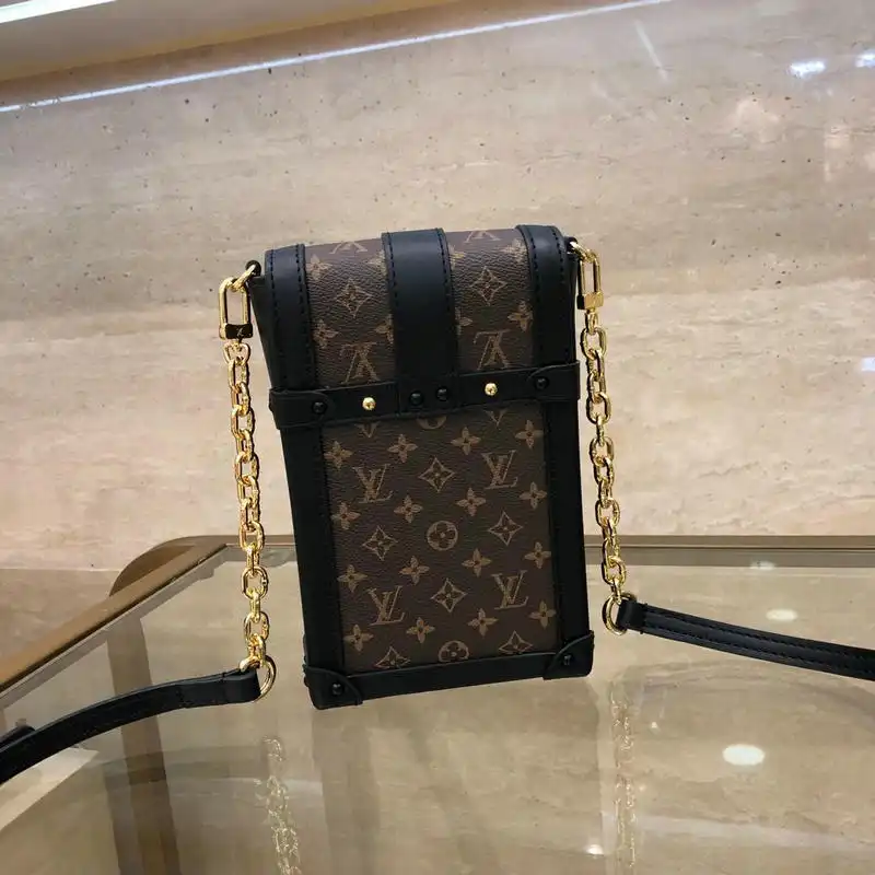 LV Bags 19T1L0008