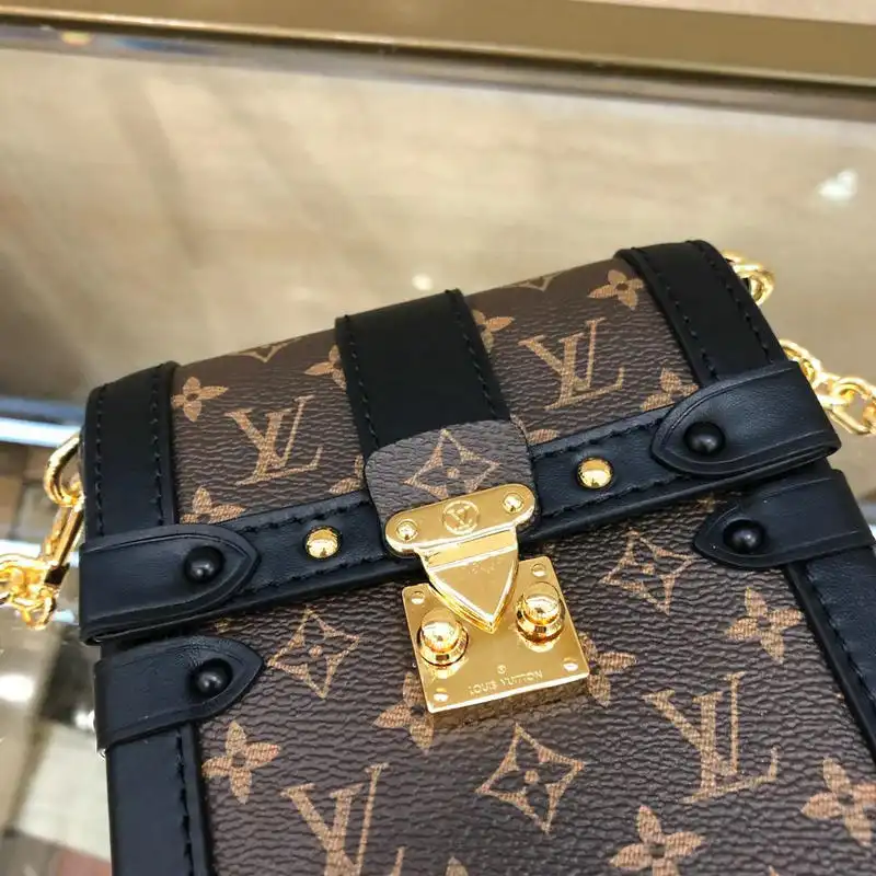 LV Bags 19T1L0008