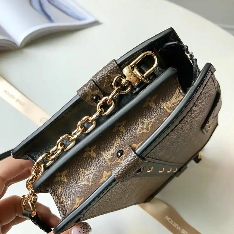 LV Bags 19T1L0009