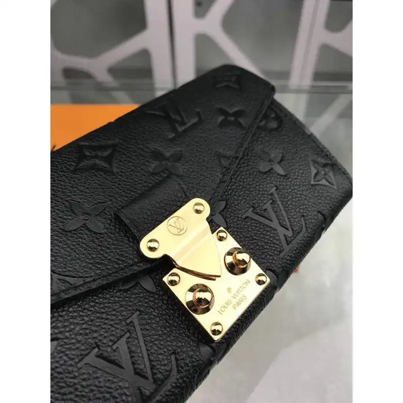 LV Bags 19T1L0022