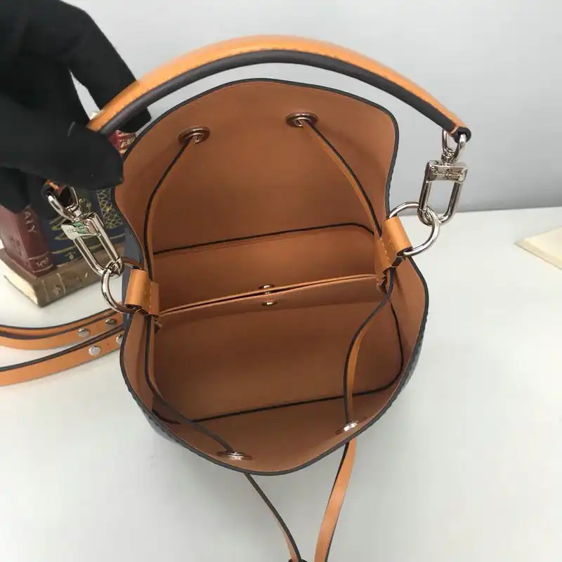 LV Bags 19T1L0025