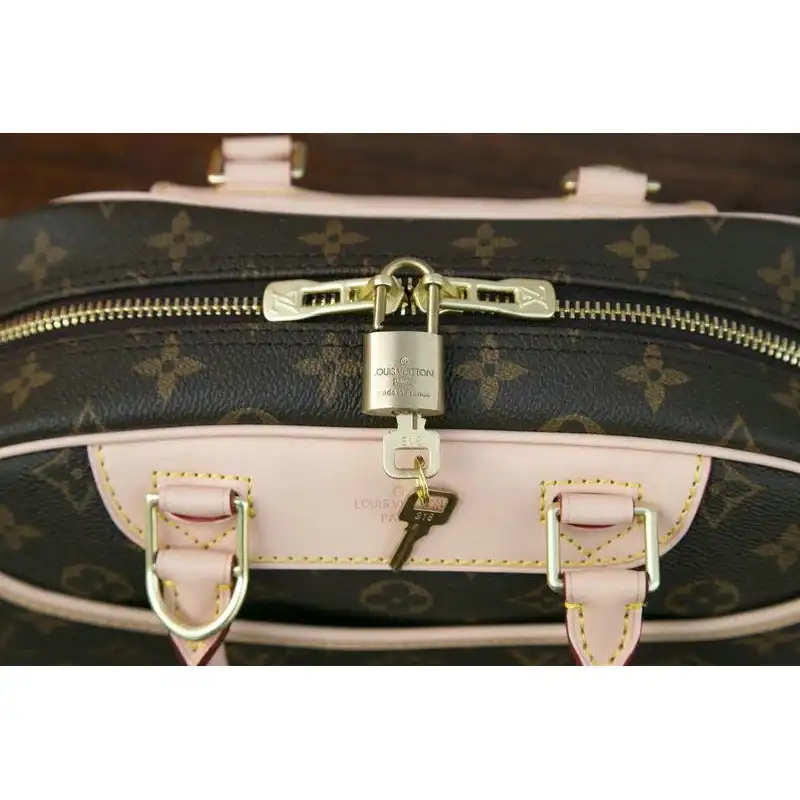 LV Bags 19T1L0028