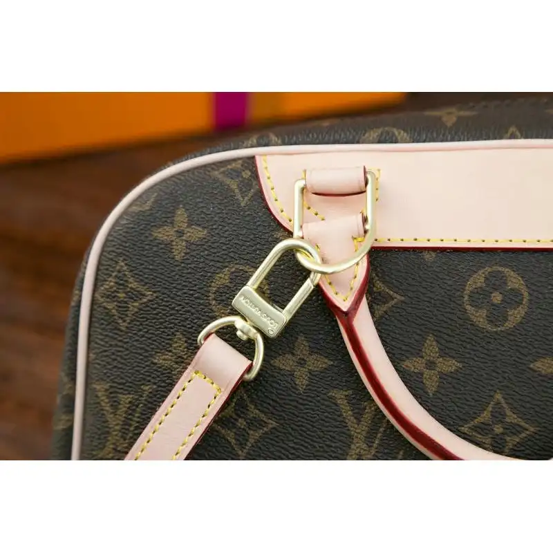 LV Bags 19T1L0028