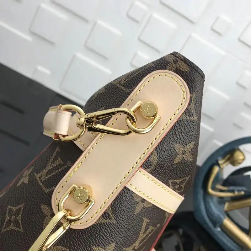 LV Bags 19T1L0043