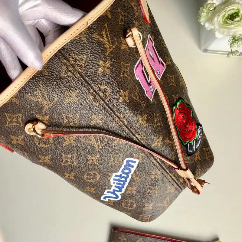 LV Bags 19T1L0044