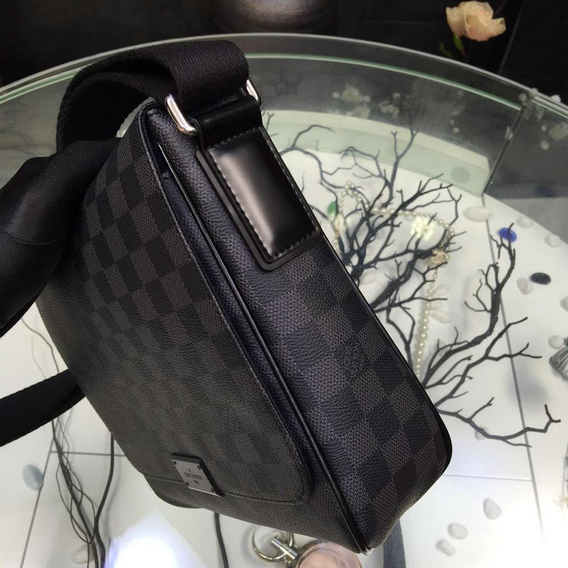 LV Bags 19T1L0048