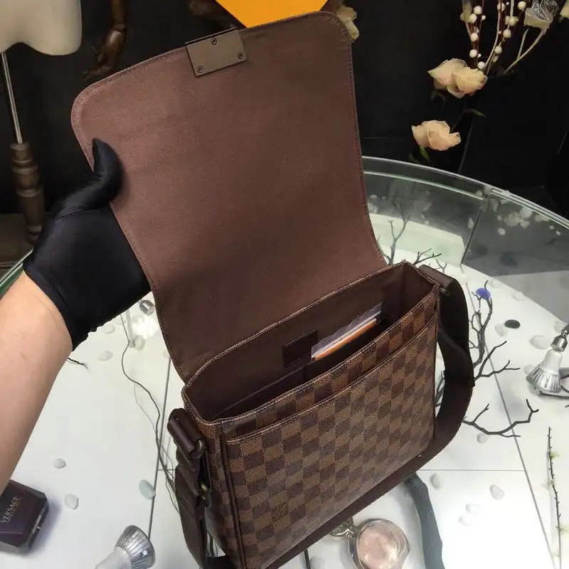 LV Bags 19T1L0050