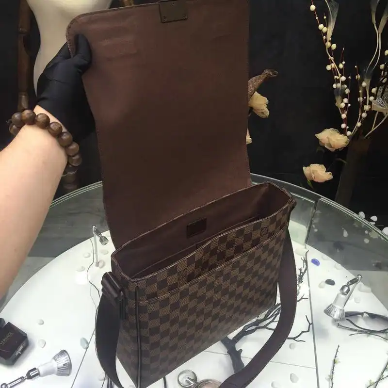 LV Bags 19T1L0051