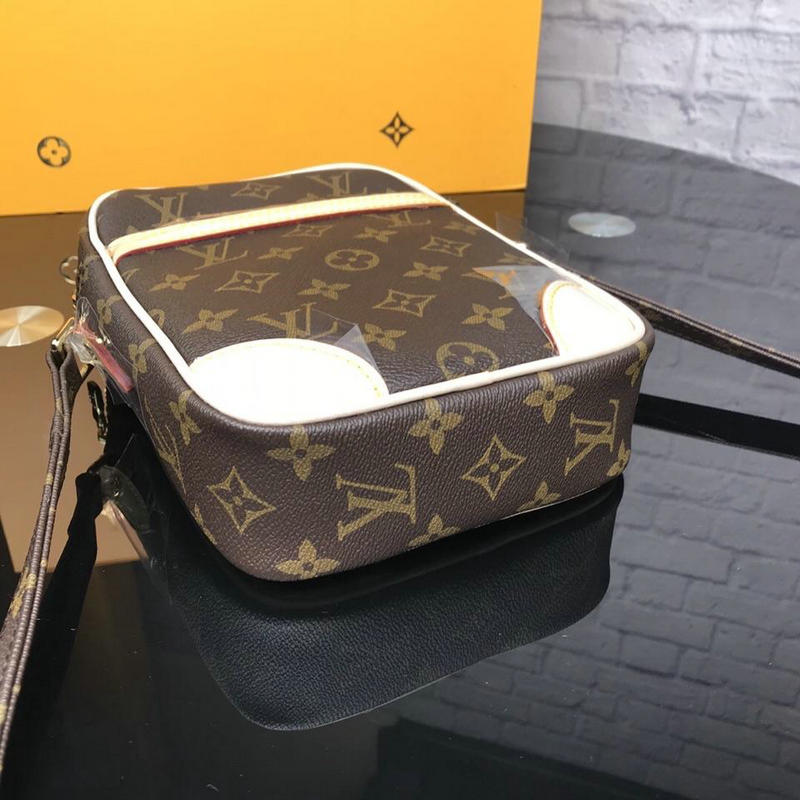 FASH LOUIS VUITTON Bags 19T1L0075