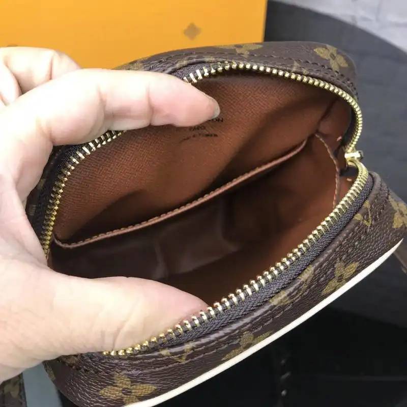 LV Bags 19T1L0075