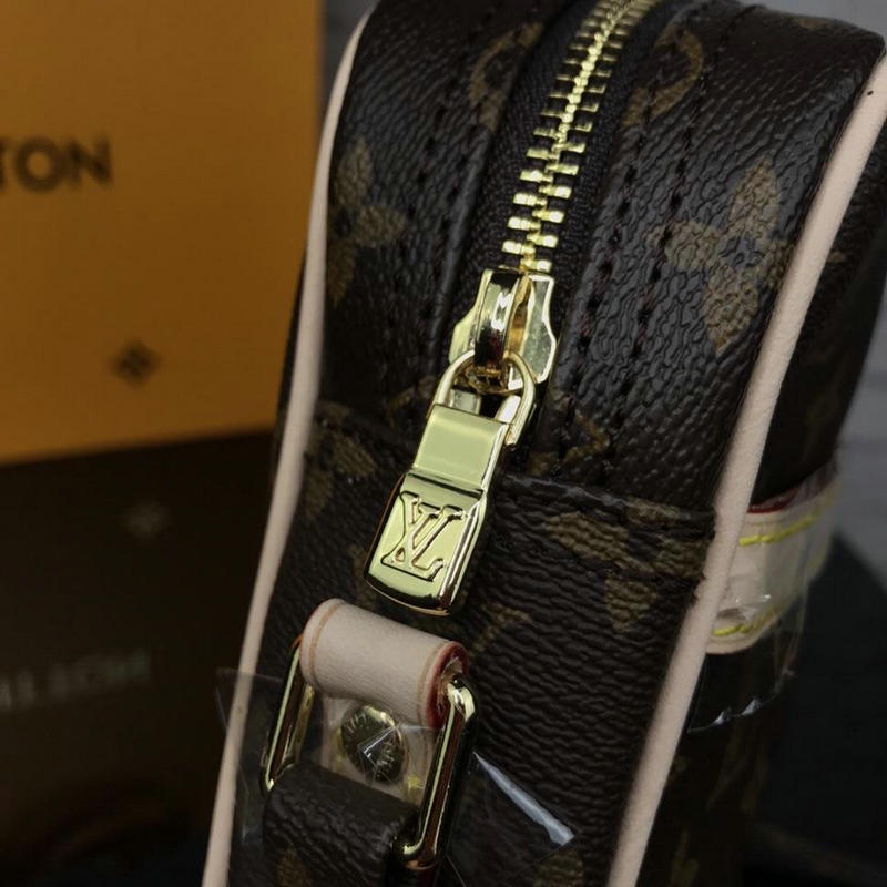 FASH LOUIS VUITTON Bags 19T1L0075