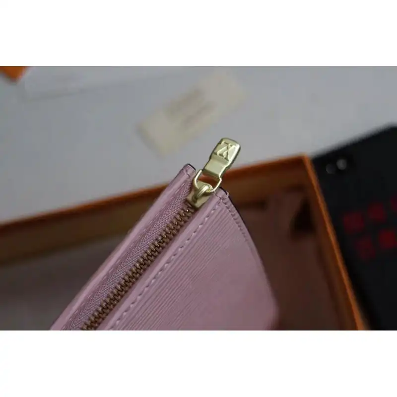 LV Bags 19T1L0082