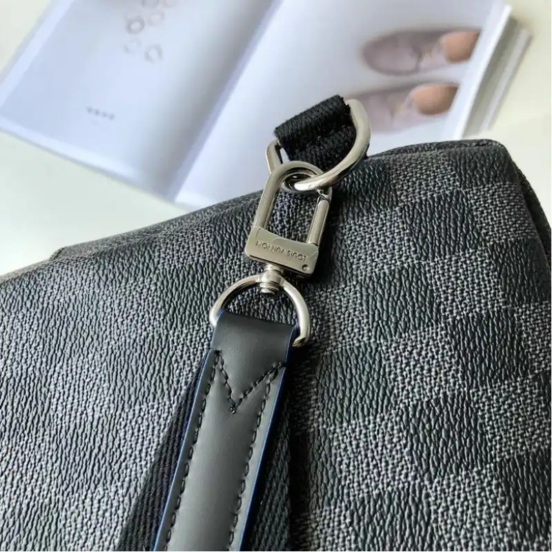 LV Bags 19T1L0088