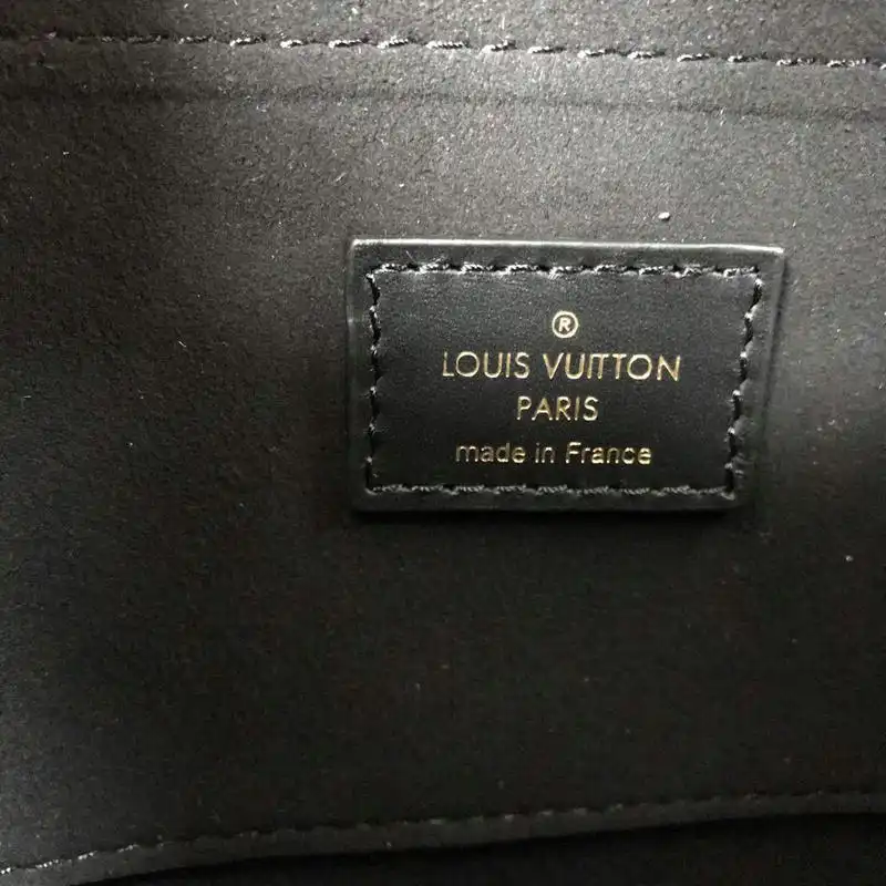 LV Bags 19T1L0097